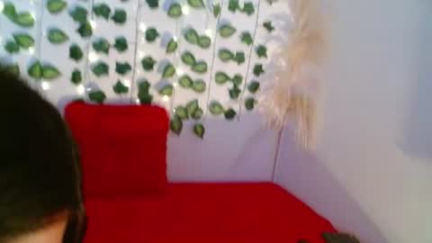 Snapshot of melanie_18_ chatting on June 30, 11:33 am melanie online show from June 30, 11:33 am