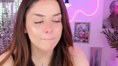Snapshot of melanie__neal chatting on May 14, 7:26 am melanie__neal online show from May 14, 7:26 am