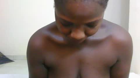 Snapshot of melanie_bae1 chatting on June 25, 5:07 am melanie_bae1 online show from June 25, 5:07 am