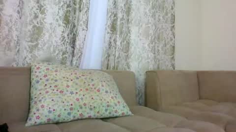 Snapshot of melanie_bae1 chatting on July 17, 8:54 am melanie_bae1 online show from July 17, 8:54 am