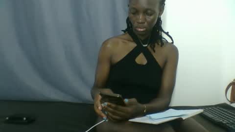 Snapshot of melanie_goddesss chatting on September 8, 6:40 pm milly online show from September 8, 6:40 pm