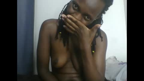 Snapshot of melanie_goddesss chatting on October 7, 1:14 am milly online show from October 7, 1:14 am