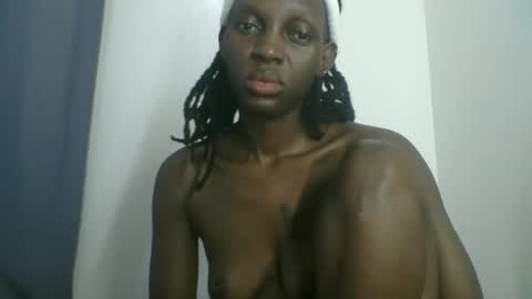 Snapshot of melanie_goddesss chatting on October 10, 11:15 pm milly online show from October 10, 11:15 pm