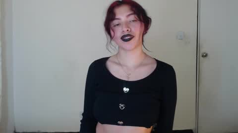 Snapshot of melanie_roux_ chatting on February 20, 2:18 am Melanie roux online show from February 20, 2:18 am