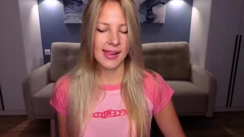 Melanie Bennett online show from September 25, 6:28 am