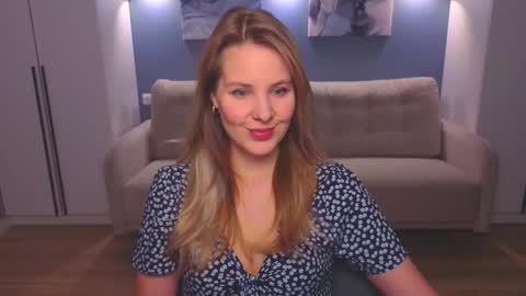 Melanie Bennett online show from March 3, 6:19 am