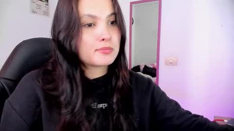 mel  online show from March 30, 6:20 pm