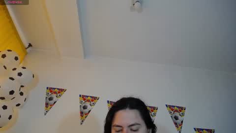 Melanie Parker online show from June 16, 1:14 pm