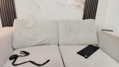 Melanie online show from February 10, 9:30 pm