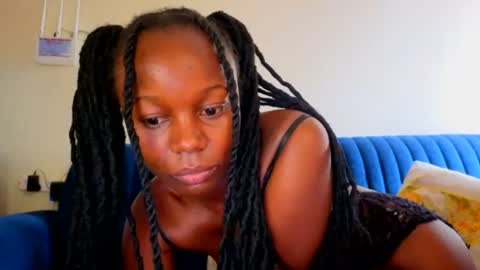 Snapshot of melanin_sassy96 chatting on June 29, 1:33 pm bad lil shawry online show from June 29, 1:33 pm