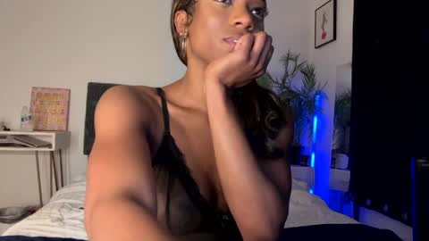 melaninmelanix online show from May 20, 5:46 am