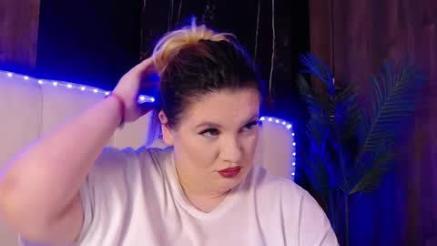 melanniebrown online show from February 26, 5:39 am