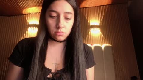 melanny_petite online show from April 9, 1:05 pm