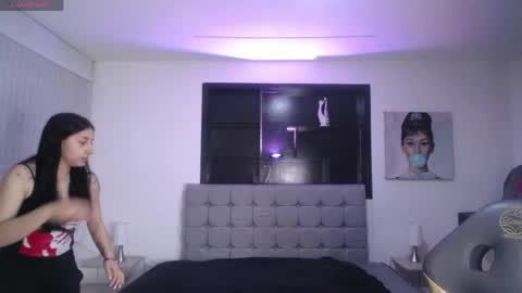 melanny_petite online show from June 4, 12:33 pm
