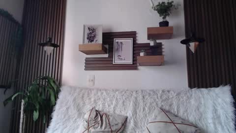 Snapshot of melany_27 chatting on January 9, 1:58 pm Melany online show from January 9, 1:58 pm
