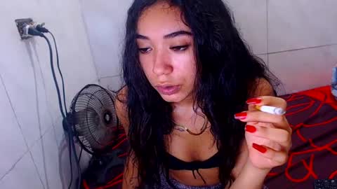 melany_dirt_ online show from July 16, 11:22 pm