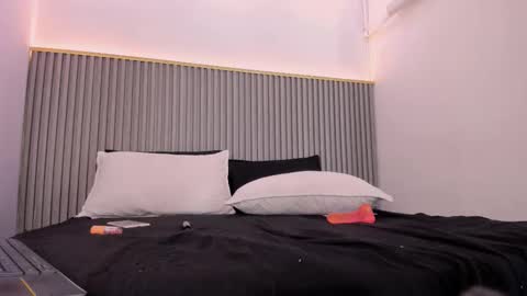 melany_hoffman online show from October 22, 11:48 pm