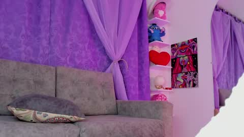 Snapshot of melany_jhonsonn chatting on May 4, 3:24 am melany_jhonsonn online show from May 4, 3:24 am