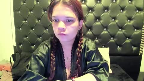 Snapshot of melanyanal_ chatting on November 10, 2:38 pm MelanyAnal online show from November 10, 2:38 pm