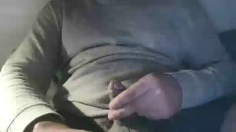 Snapshot of melb887 chatting on April 28, 1:49 pm melb887 online show from April 28, 1:49 pm