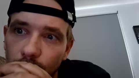 Snapshot of meldyl2020 chatting on November 6, 1:23 pm meldyl2020 online show from November 6, 1:23 pm