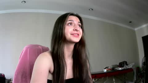 Snapshot of melena_caramel chatting on June 7, 1:10 am melena_caramel online show from June 7, 1:10 am