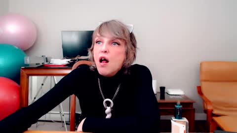 Snapshot of melhoho chatting on November 3, 10:05 am Snow Hobot online show from November 3, 10:05 am