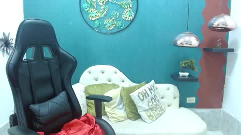 eli online show from February 9, 8:45 pm