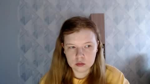 Snapshot of melina_beauty chatting on April 25, 7:22 am Melina online show from April 25, 7:22 am