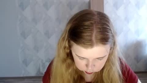 Snapshot of melina_beauty chatting on April 28, 6:51 am Melina online show from April 28, 6:51 am