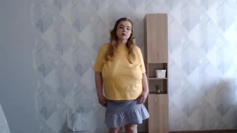 Snapshot of melina_beauty chatting on May 4, 7:26 am Melina online show from May 4, 7:26 am