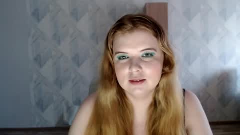 Snapshot of melina_beauty chatting on May 9, 3:50 pm Melina online show from May 9, 3:50 pm