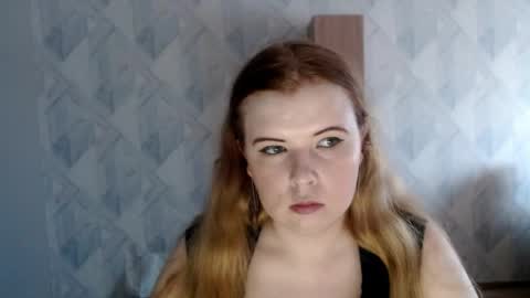 Snapshot of melina_beauty chatting on May 18, 4:02 pm Melina online show from May 18, 4:02 pm