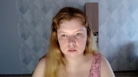 Snapshot of melina_beauty chatting on July 16, 8:31 am Melina online show from July 16, 8:31 am