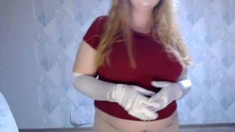 Snapshot of melina_beauty chatting on July 17, 3:07 pm Melina online show from July 17, 3:07 pm