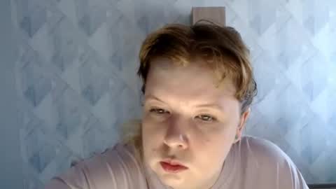 Snapshot of melina_beauty chatting on August 4, 7:44 am Melina online show from August 4, 7:44 am