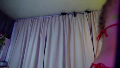 Snapshot of melina_smith1 chatting on May 3, 9:43 pm MelinaSmith online show from May 3, 9:43 pm