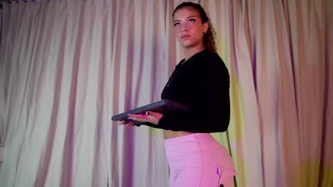 Snapshot of melina_smith1 chatting on June 11, 12:32 am MelinaSmith online show from June 11, 12:32 am