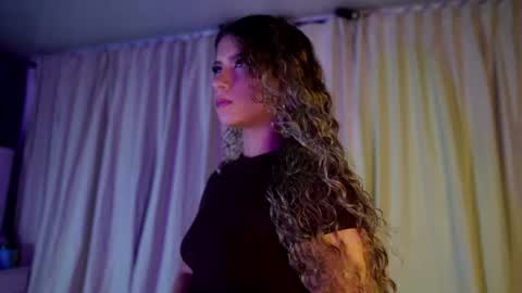 Snapshot of melina_smith1 chatting on June 21, 10:01 pm MelinaSmith online show from June 21, 10:01 pm