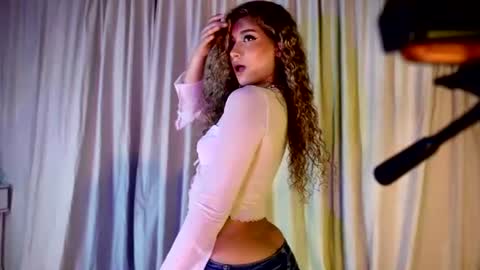 Snapshot of melina_smith1 chatting on July 24, 9:13 pm MelinaSmith online show from July 24, 9:13 pm