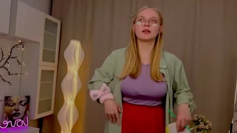 Alice - online show from April 1, 7:33 pm