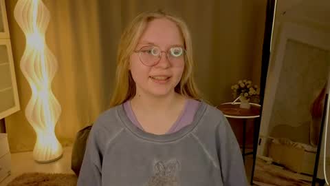 Alice - online show from April 4, 7:00 pm