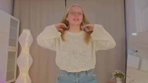 Alice - online show from April 6, 7:04 pm