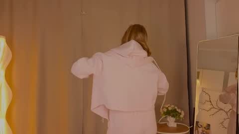 Alice - online show from April 9, 7:19 pm