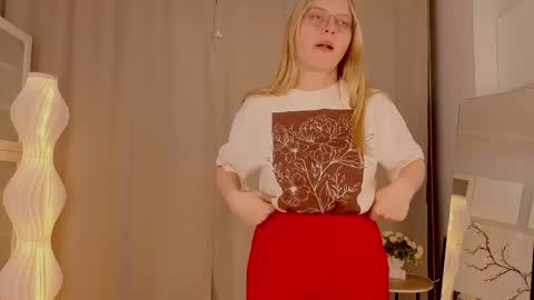 Alice - online show from April 10, 7:07 pm