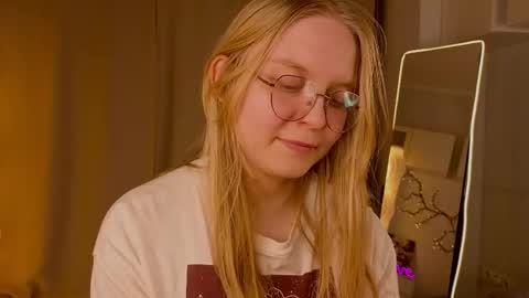 Alice - online show from April 12, 8:47 pm