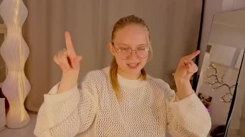 Alice - online show from April 13, 7:08 pm