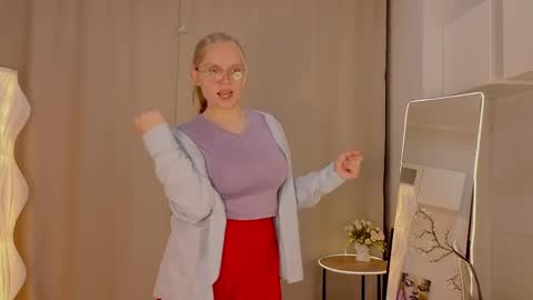 Alice - online show from April 15, 7:10 pm