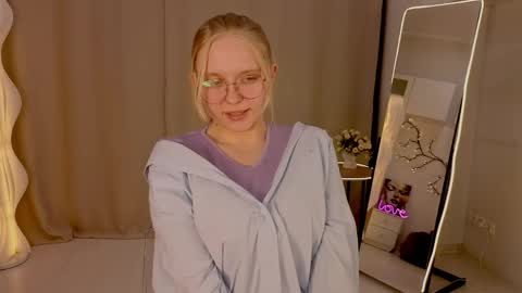 Alice - online show from April 15, 7:58 pm