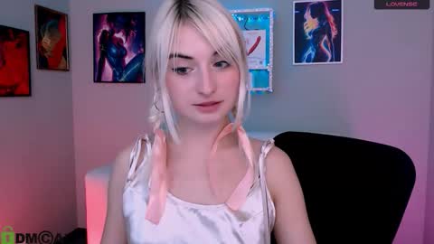 Melisa online show from December 13, 8:25 pm